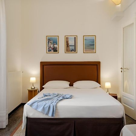 Palazzo De Tomasi B&B Галлиполи Экстерьер фото